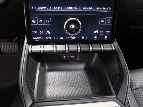 New 2026 GMC Terrain Elevation FWD image 32