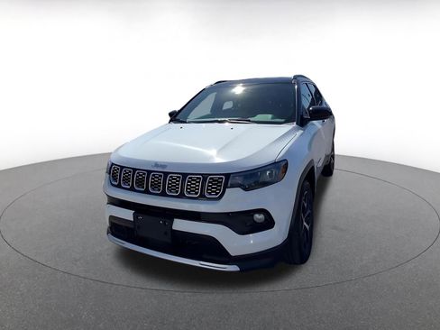 Used 2025 Jeep Compass Limited image 7