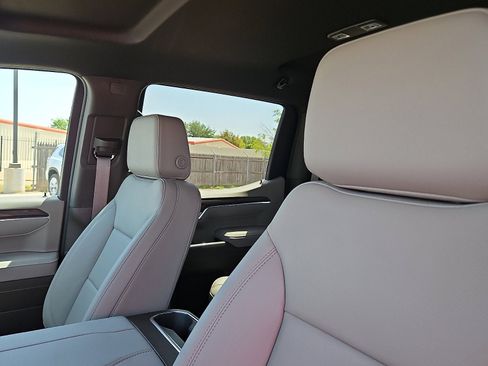 New 2026 GMC Sierra 1500 SLT AWD/4WD image 11