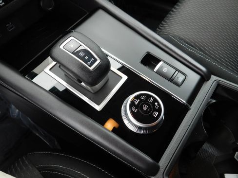 Used 2024 Mitsubishi Outlander ES AWD/4WD image 20
