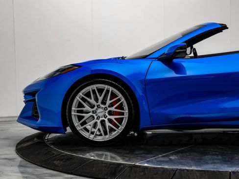 Used 2024 Chevrolet Corvette Z06 image 9