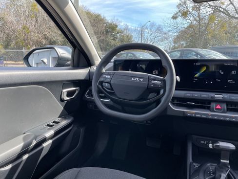 Used 2025 Kia K4 LXS FWD image 33