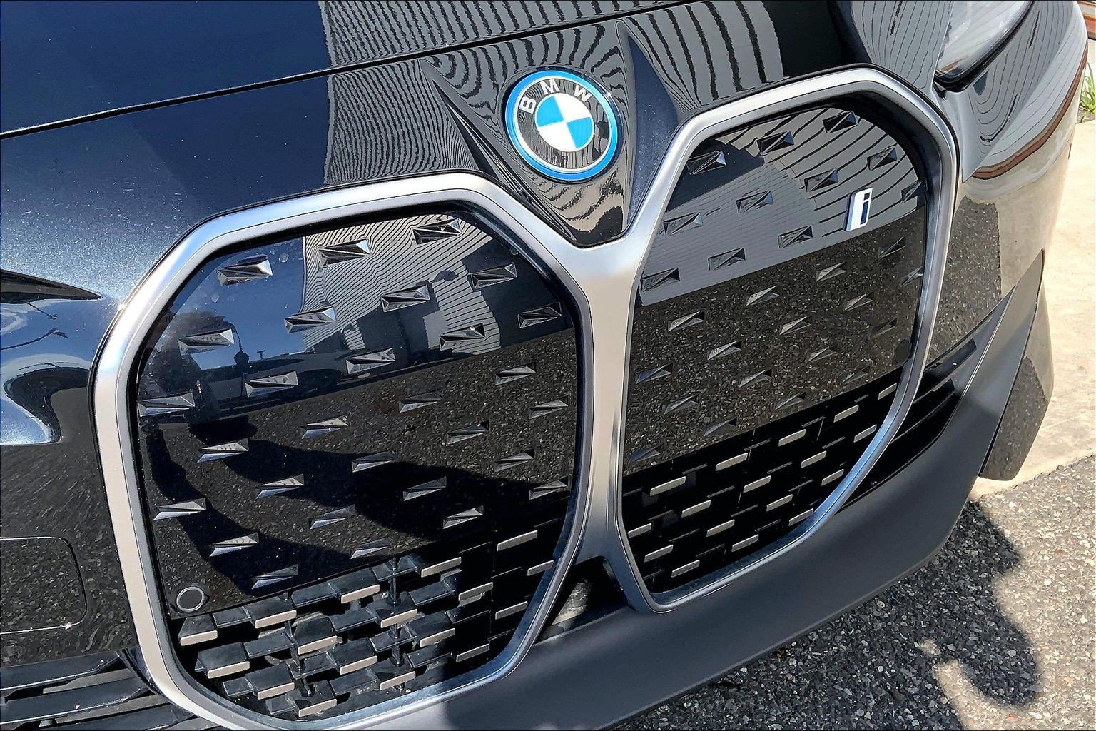 Used 2024 BMW i4 eDrive35 w/ Convenience Package RWD image 31
