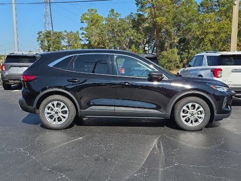 Certified 2024 Ford Escape Active image 9