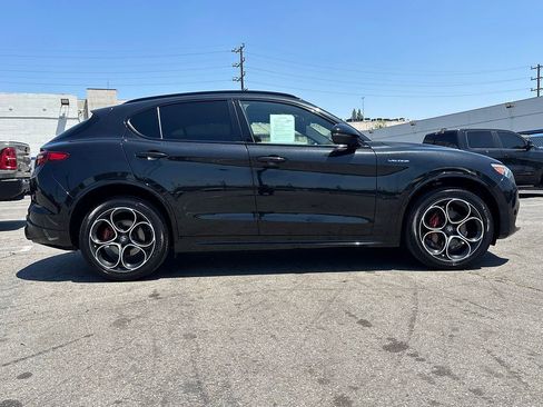 Used 2023 Alfa Romeo Stelvio Veloce AWD/4WD image 2