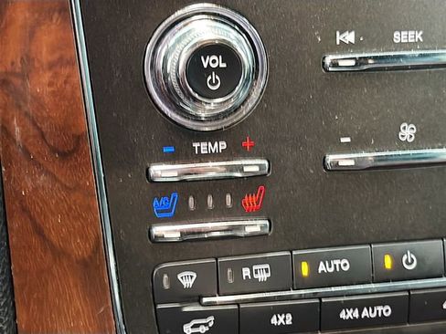 Used 2017 Lincoln Navigator Select image 20