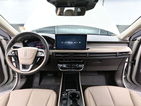 Used 2024 Lincoln Corsair AWD w/ Equipment Group 101A image 27