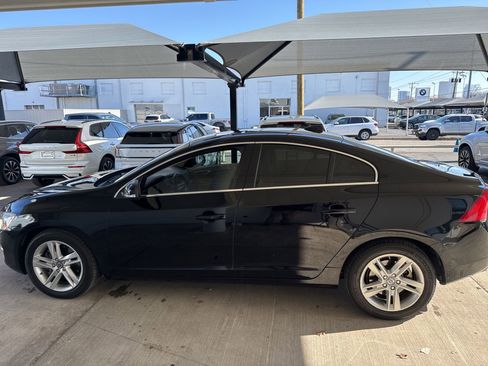 Used 2014 Volvo S60 T5 image 2