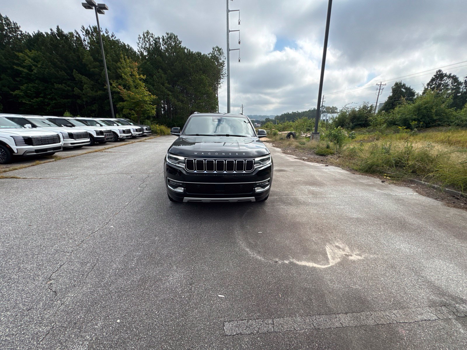 Used 2024 Jeep Wagoneer L Series II w/ Flexible Seating Group AWD/4WD image 7