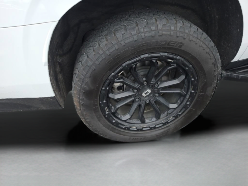 Used 2023 GMC Yukon AT4 AWD/4WD image 16