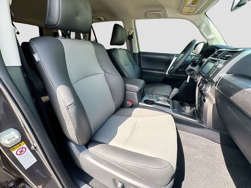 Used 2019 Toyota 4Runner SR5 Premium AWD/4WD image 33