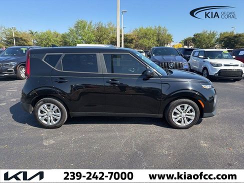 Used 2020 Kia Soul LX image 1
