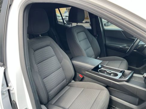 Used 2025 Chevrolet Equinox LT image 36