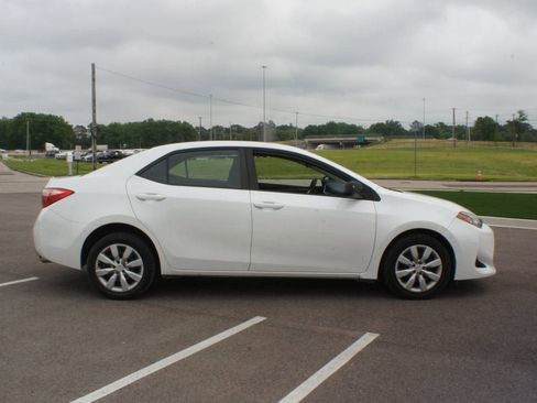 Used 2017 Toyota Corolla LE FWD image 13