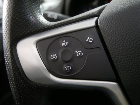 Used 2023 GMC Terrain SLE w/ Driver Convenience Package image 18