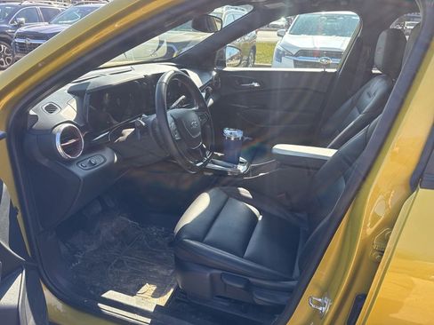 Used 2024 Chevrolet Trax RS w/ Driver Confidence Package image 30