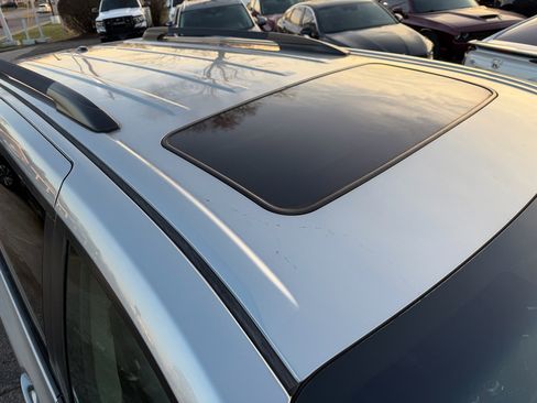 Used 2015 Toyota Sienna XLE Premium image 31