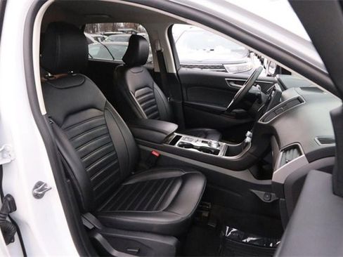 Certified 2024 Ford Edge SEL image 25