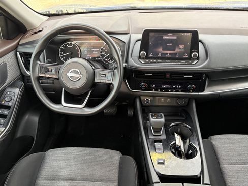 Certified 2022 Nissan Rogue SV image 12