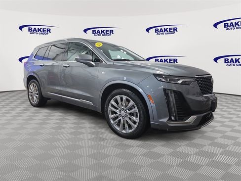 Used 2022 Cadillac XT6 Premium Luxury image 3