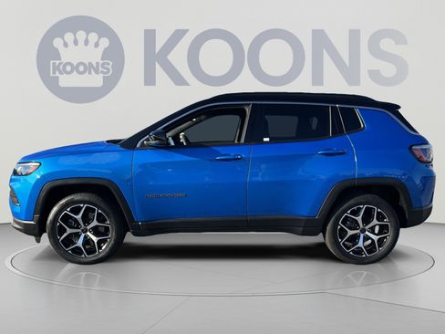 Used 2025 Jeep Compass Limited AWD/4WD image 2