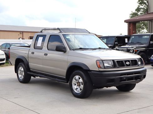Used 2000 Nissan Frontier XE RWD image 9