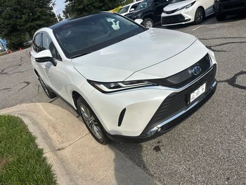 Used 2024 Toyota Venza Limited AWD/4WD image 5