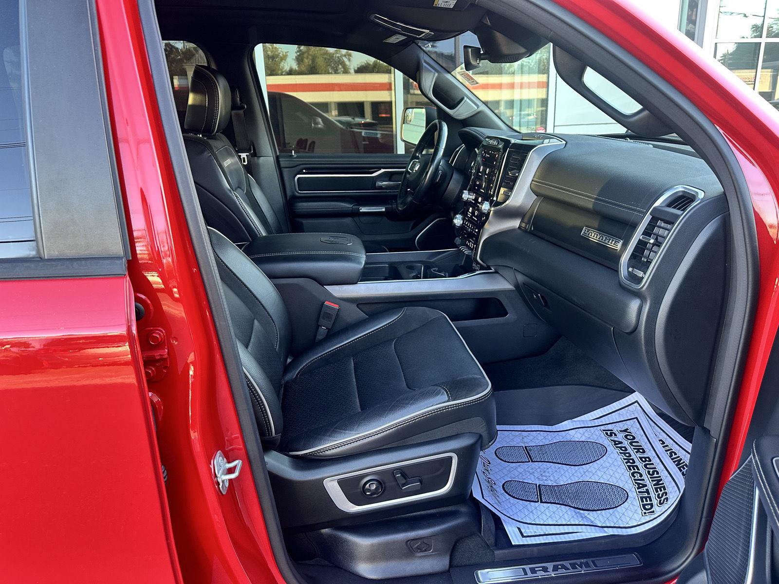 Used 2021 RAM 1500 Laramie w/ Sport Appearance Package AWD/4WD image 14