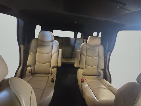 Used 2020 Cadillac Escalade Platinum AWD/4WD image 40