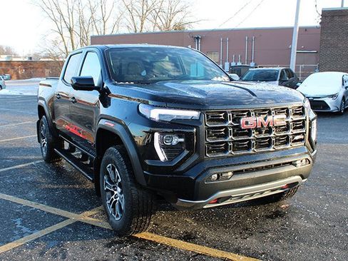 Used 2024 GMC Canyon AT4 w/ AT4 Premium Package image 4