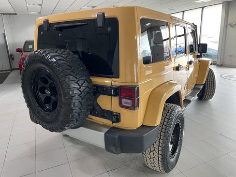 Used 2013 Jeep Wrangler Unlimited Sahara w/ Connectivity Group image 9