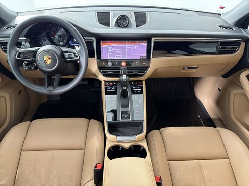 Used 2026 Porsche Macan AWD/4WD image 17