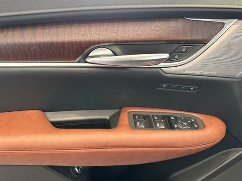 New 2026 Cadillac XT5 Sportv w/ LPO, Onyx Lite Package image 11