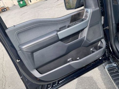 Used 2022 Ford F150 Lariat w/ Trailer Tow Package image 27