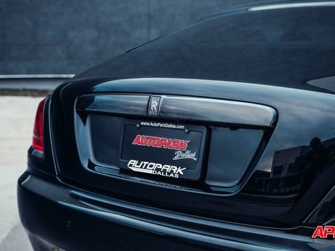 Used 2017 Rolls-Royce Wraith image 37