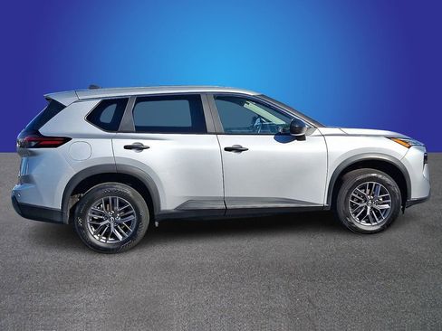 Used 2024 Nissan Rogue S image 7