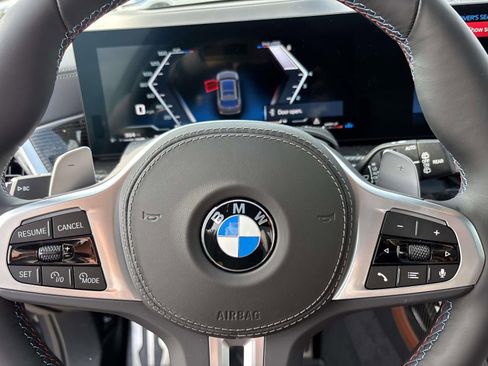 New 2026 BMW X7 M60i image 16