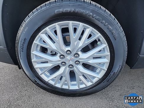 Used 2024 GMC Acadia Elevation w/ Luxury Package image 9