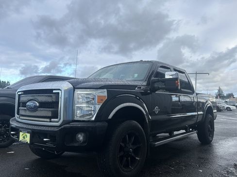 Used 2016 Ford F350 Platinum w/ Platinum Package image 4