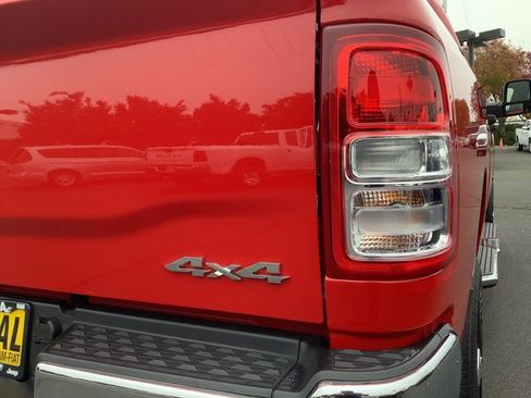 Used 2024 RAM 2500 Big Horn w/ Bed Utility Group image 42