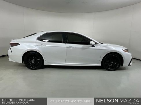 Used 2022 Toyota Camry XSE image 8