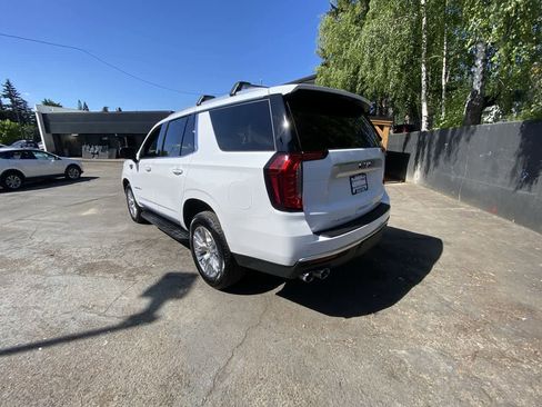 Used 2024 GMC Yukon Denali AWD/4WD image 4