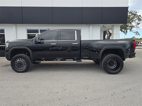 Certified 2026 GMC Sierra 3500 Denali w/ Denali Reserve Package image 4