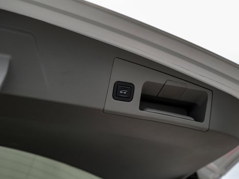 Used 2018 Cadillac XT5 Premium Luxury w/ Driver Assist Package image 49