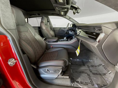 New 2025 Audi RS Q8 performance image 30