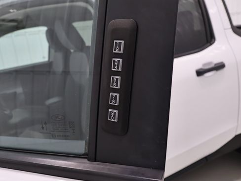 Certified 2023 Ford Maverick XLT image 11