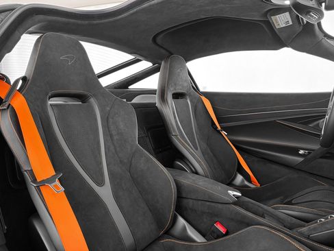 New 2026 McLaren 750S image 25
