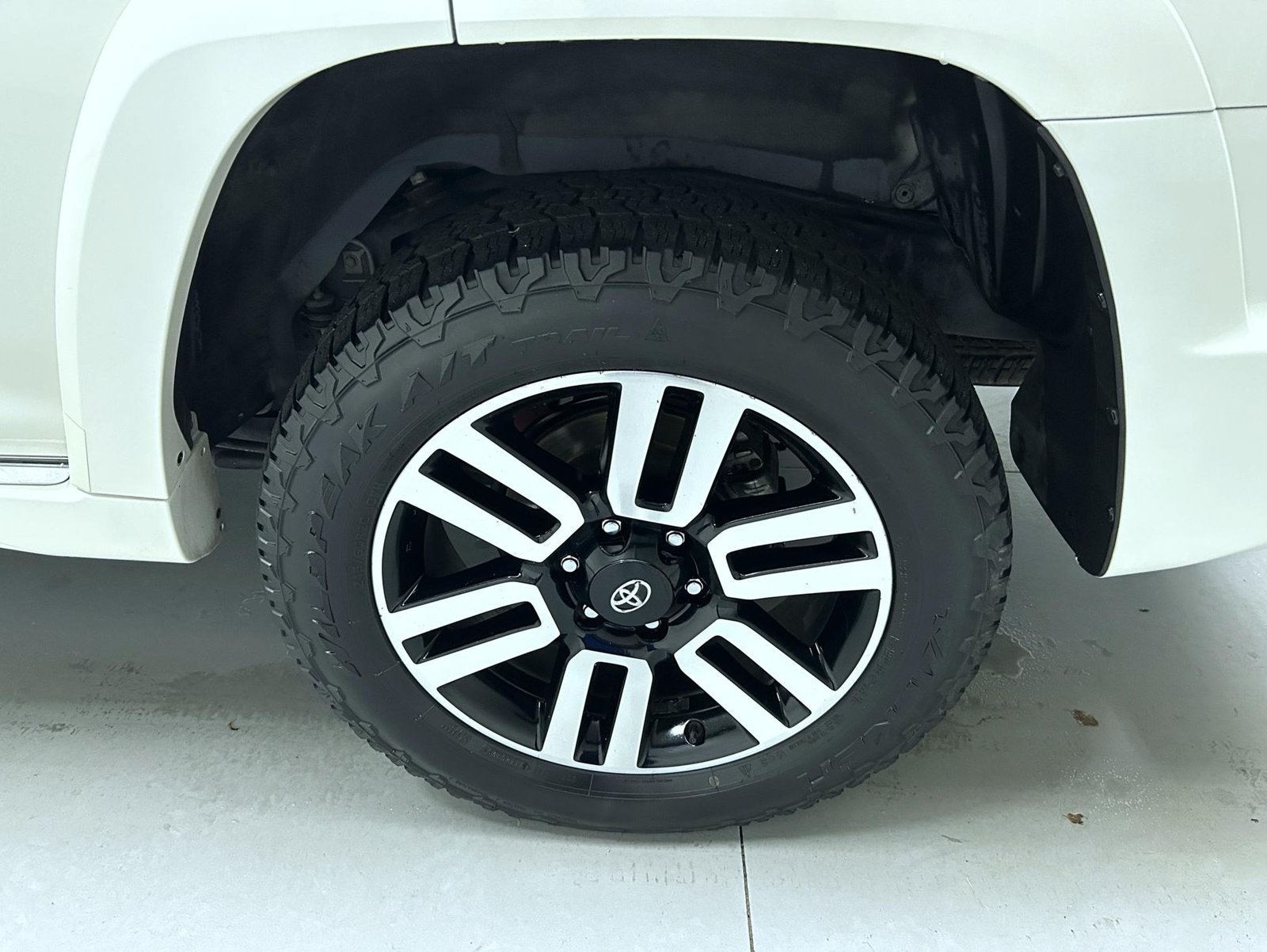 Used 2023 Toyota 4Runner Limited AWD/4WD image 22