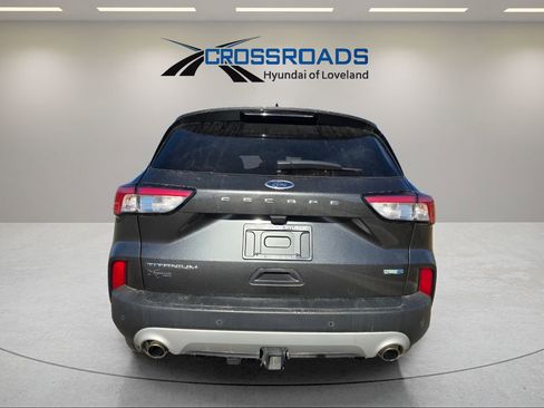 Used 2020 Ford Escape Titanium image 4