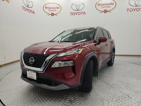 Used 2021 Nissan Rogue SV w/ Premium Package image 2